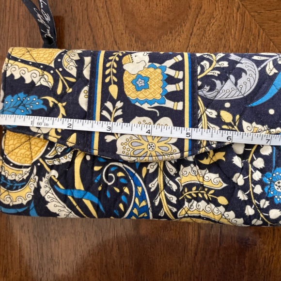 VERA BRADLEY ELLIE BLUE WALLET RARE RETIRED ELEPHANT - Picture 5 of 6